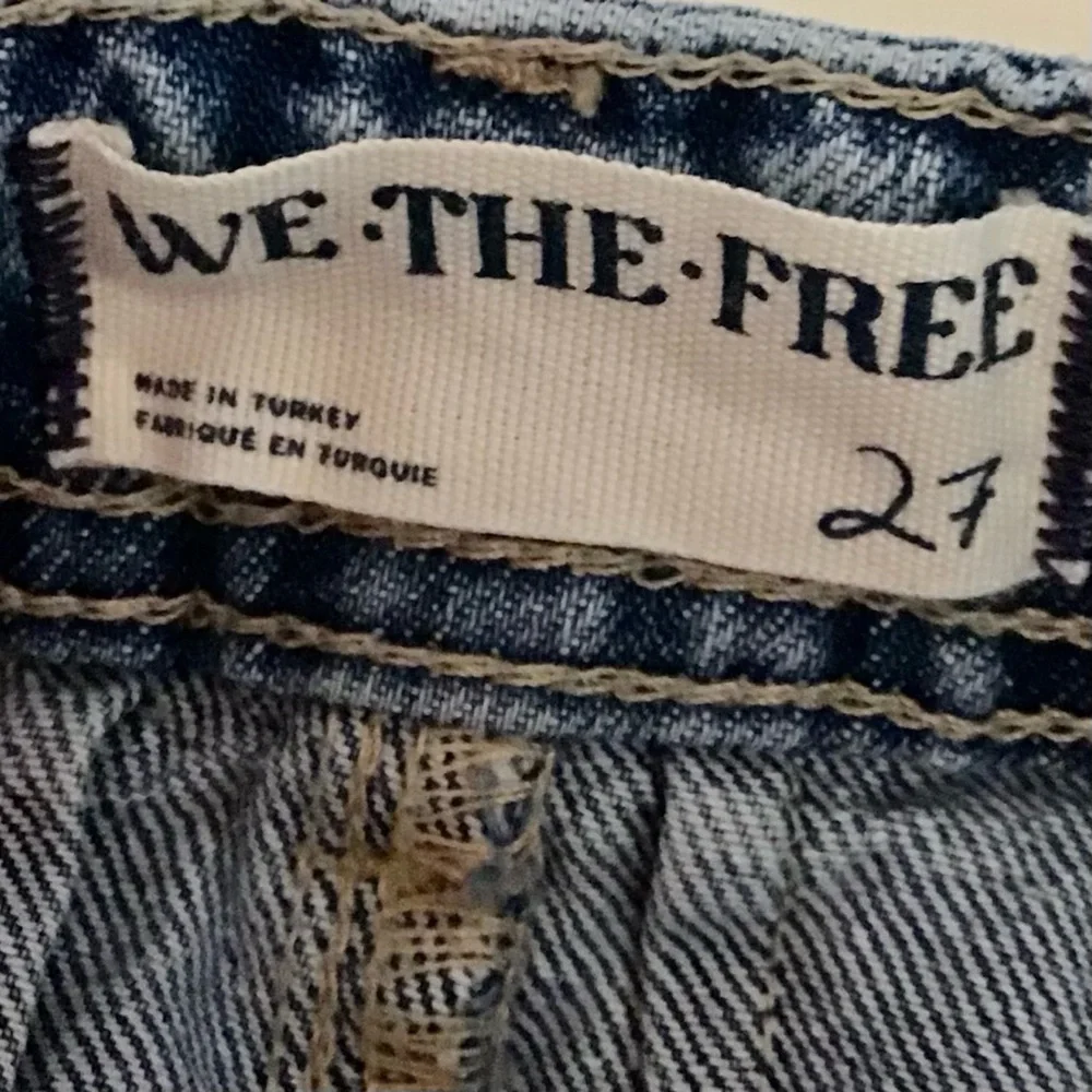 We The Free Size 27 Equinox Light Blue Jeans Denim Trousers Baggy Distressed - Picture 5 of 6